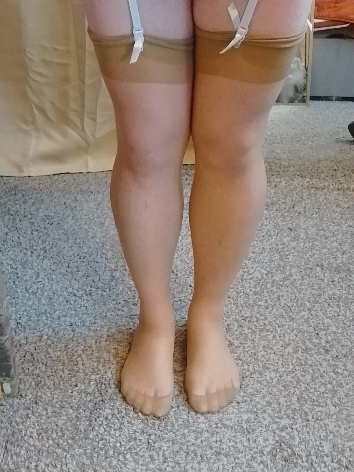 VINTAGE TAN NYLONS STOCKINGS SHERRY NUDE PLAIN TOP SHEER 20D LARGE BRAND NEW